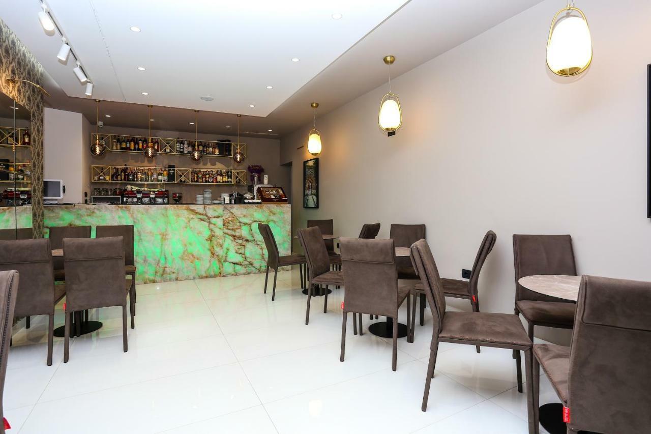 Emerald Boutique Hotel Тирана Экстерьер фото